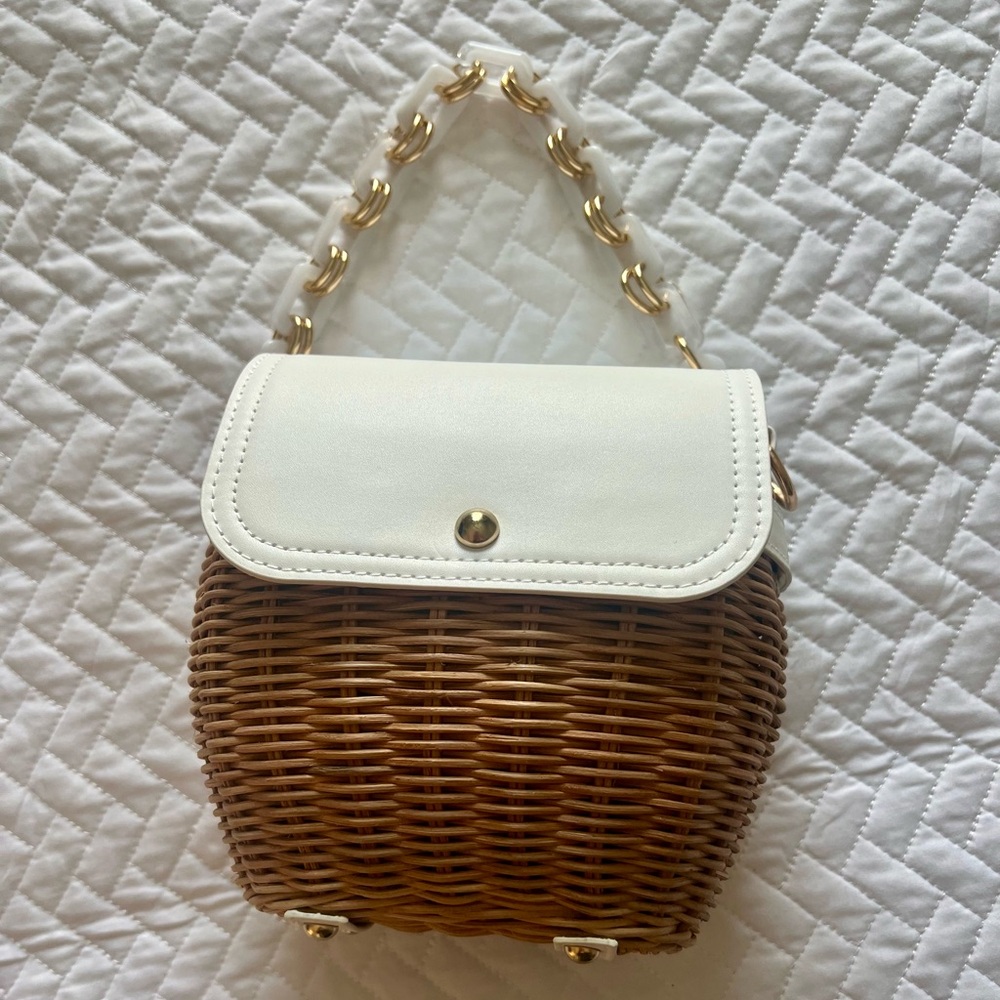 Tommy Bahama Woven Wicker/Straw and Leather Handbag